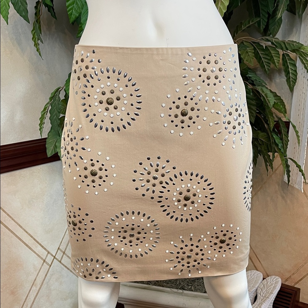 WHBM STUD EMBELLISHED PINWHEEL PENCIL SKIRT